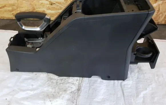 Opel Antara Center console