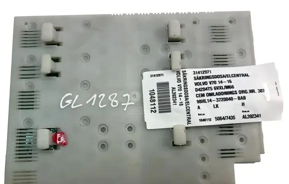 Volvo V70 Fuse module 31412971AA