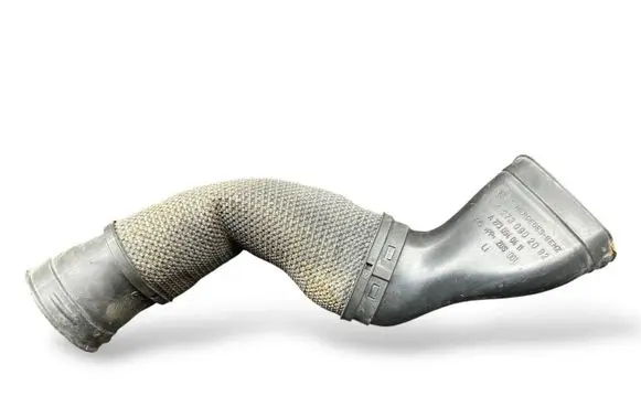 Mercedes-Benz CLS C219 Air intake duct part A2730902082 A2730940411 CLS35CGI