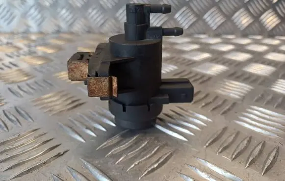 Renault Trafic II (X83) Turbo solenoid valve 7700113071 8200015998