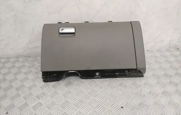 Porsche Cayenne (92A) Glove box 7P5857095