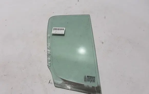 Renault Clio III Rear vent window glass 8200427644