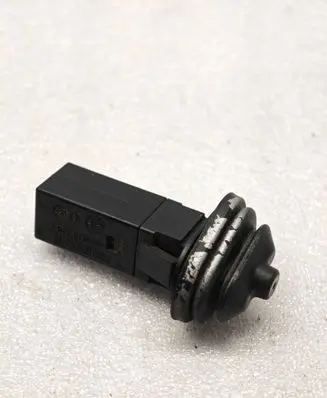 BMW 3 E90 E91 Fuel tank opening switch 82289392