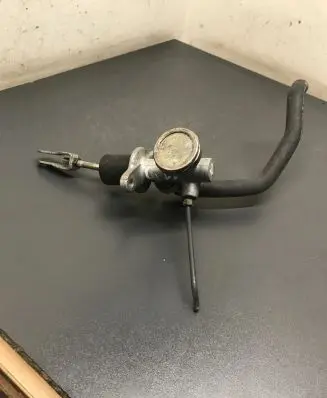 Nissan Almera Tino Clutch slave cylinder 