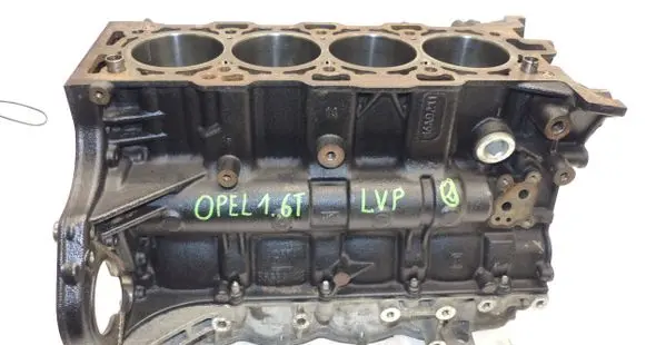 Opel Astra J Engine block 55569148 55596640