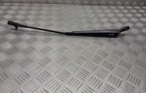Renault Modus Front wiper blade arm 8200360824A