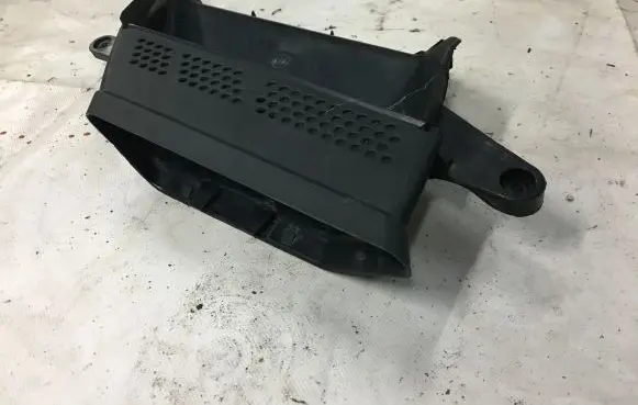 Audi A4 Allroad Intake resonator 8K0129618A