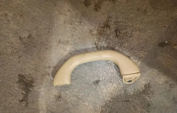 Volkswagen Touran I Front interior roof grab handle 6N0857607