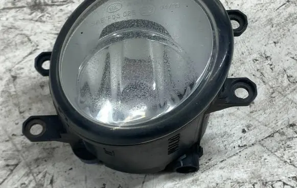 Toyota Avensis T250 Front fog light 89210656