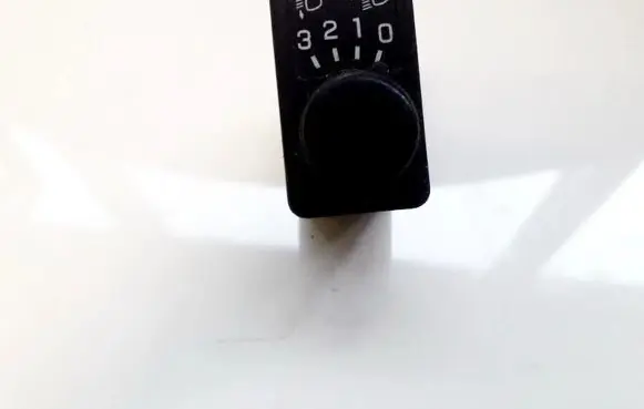 Nissan Primera Headlight level height control switch