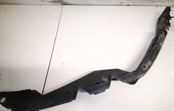 Front bumper mounting bracket