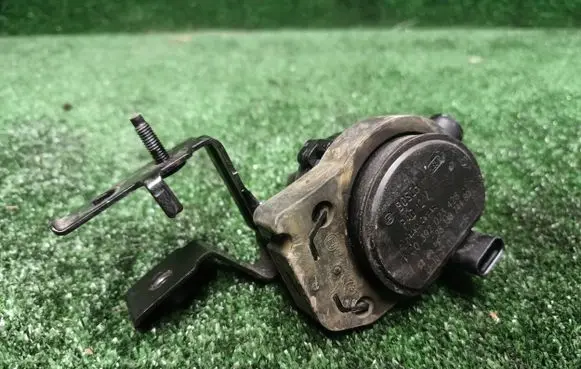 Opel Mokka B Electric auxiliary coolant/water pump 9833874480