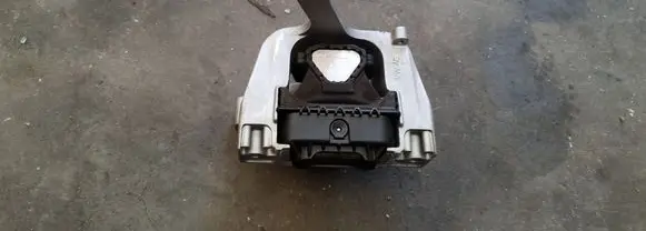 Volkswagen Golf Sportsvan Engine mount bracket 5Q0199262BF