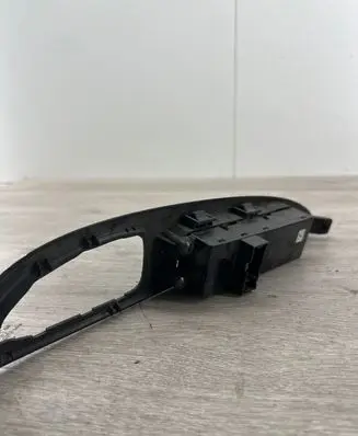 Nissan Primera Electric window control switch 0360195880