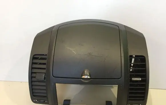 Nissan Note (E11) Dash center air vent grill 682609U06B P10574A27900 00016808