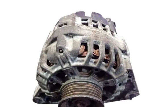 Volkswagen PASSAT B5 Generator/alternator 06B903016C