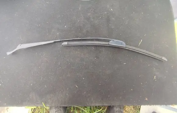 Volkswagen PASSAT B5.5 Front wiper blade arm 3B1955410