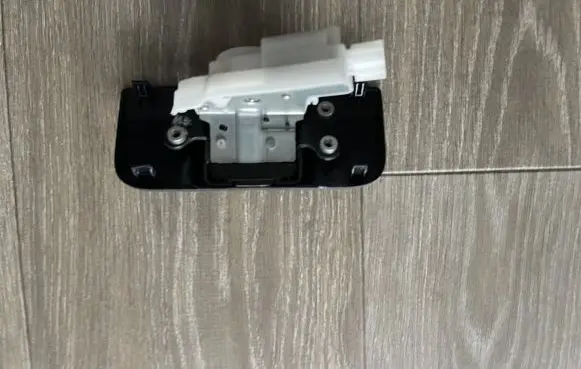Lexus UX Tailgate/trunk/boot lock/catch/latch 6932176010