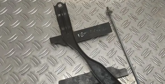 Battery bracket
