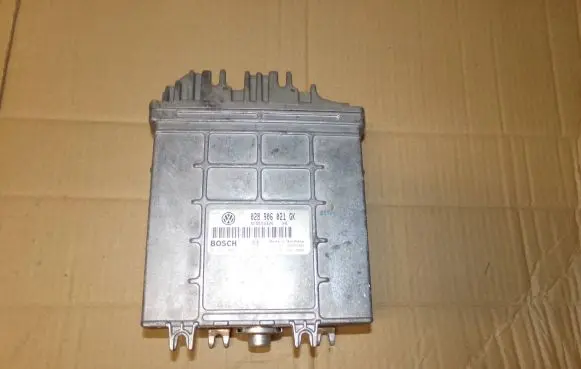 Volkswagen PASSAT B5 Engine control unit/module 0281001654