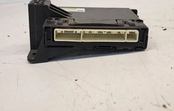 Toyota Prius (XW30) Air conditioner control unit module 8865047080 1777000204