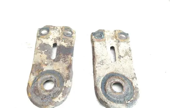 Volvo C70 Radiator mount bracket