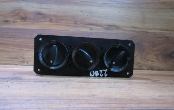Audi A4 S4 B5 8D Climate control unit 030395a
