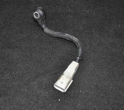 Volkswagen Golf V Crankshaft position sensor 021905377E