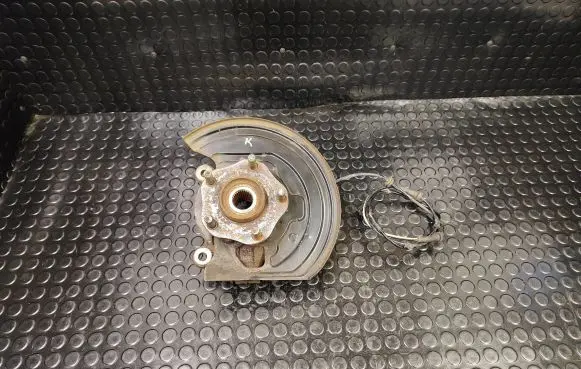 Nissan Leaf I (ZE0) Front wheel hub