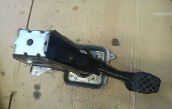 Volkswagen PASSAT B6 Brake pedal 1K1721057AL
