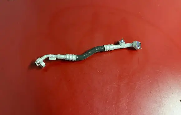 BMW i3 Air conditioning (A/C) pipe/hose 9317393 64509317393
