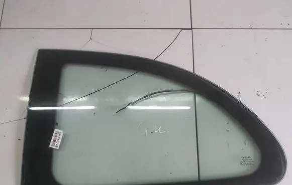 Nissan Micra Rear side window AS2