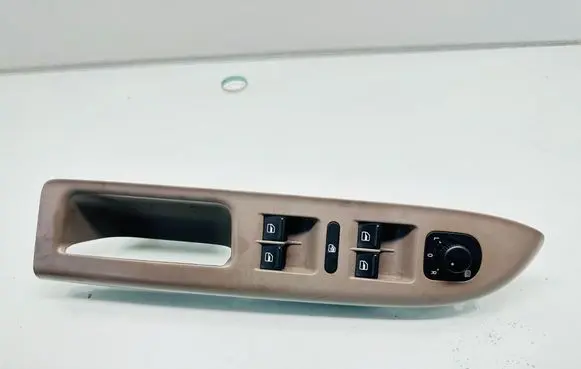 Volkswagen Golf Plus Electric window control switch 5M1867371C