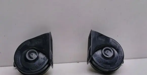 BMW 3 E90 E91 Horn signal E30055306