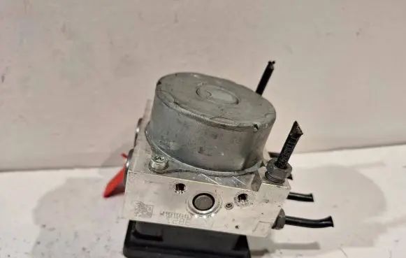 Peugeot 208 ABS Pump 10.0915-1167.3
