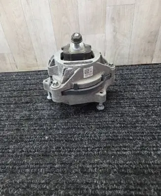 BMW 3 F30 F35 F31 Engine mount bracket 6865470 22116865470