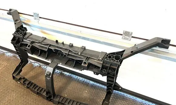 Nissan NV300 Radiator support slam panel bracket 625001299R 6000618733