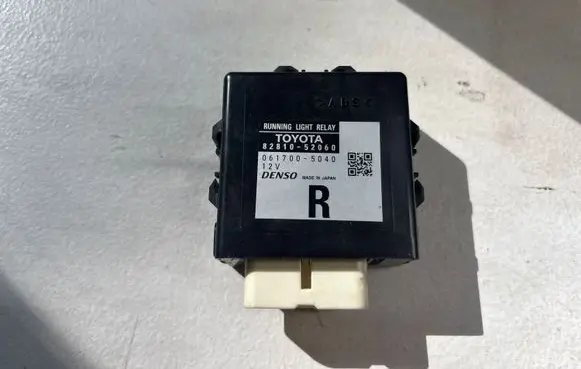 Toyota Yaris Light relay 8281052060 0617005040