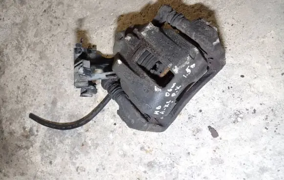 Front brake caliper