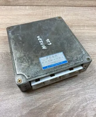 Mazda 626 Engine control unit/module ECU E2T01781 FE8A 8Y28
