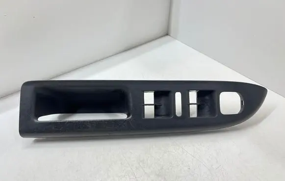Volkswagen Golf Plus Front door window switch trim 5M1867371B