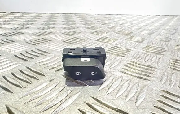 Opel Astra K Central locking switch button 13437276