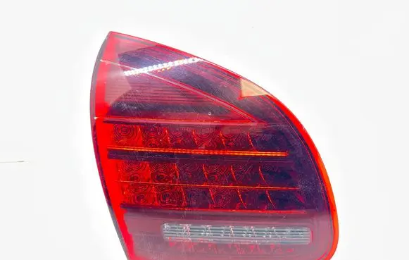 Porsche Cayenne (92A) Tailgate rear/tail lights 7P5945093