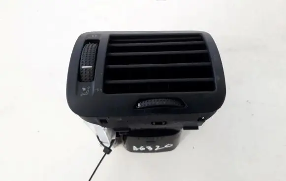 Volkswagen PASSAT B5 Dash center air vent grill 3B0819704A