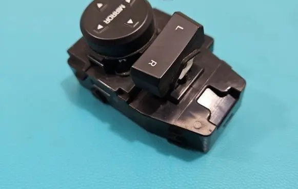 Hyundai Elantra VI Electric window control switch 93573F2010 IMPRK1432448