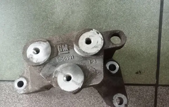 Opel Signum Gearbox mounting bracket 9156991
