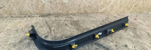 Volvo V50 Front sill trim cover 8641784 11137