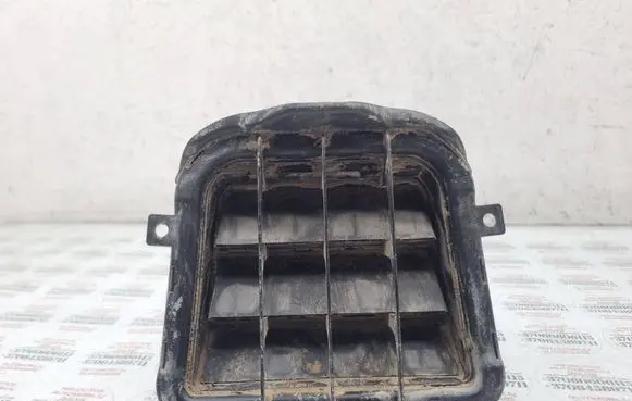 Audi A4 S4 B8 8K Quarter panel pressure vent 8K0819161B