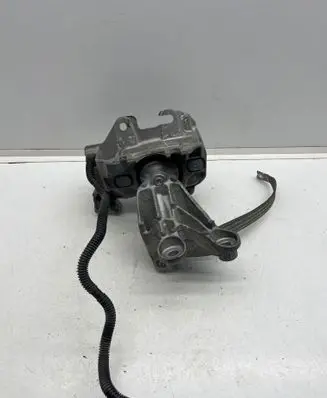 Engine mount bracket