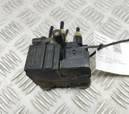 Land Rover Discovery 5 Air suspension control unit module (rear) M8E25B710BB